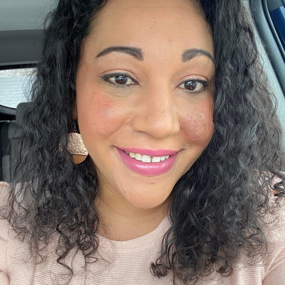 Meet your Posher, Jasmine